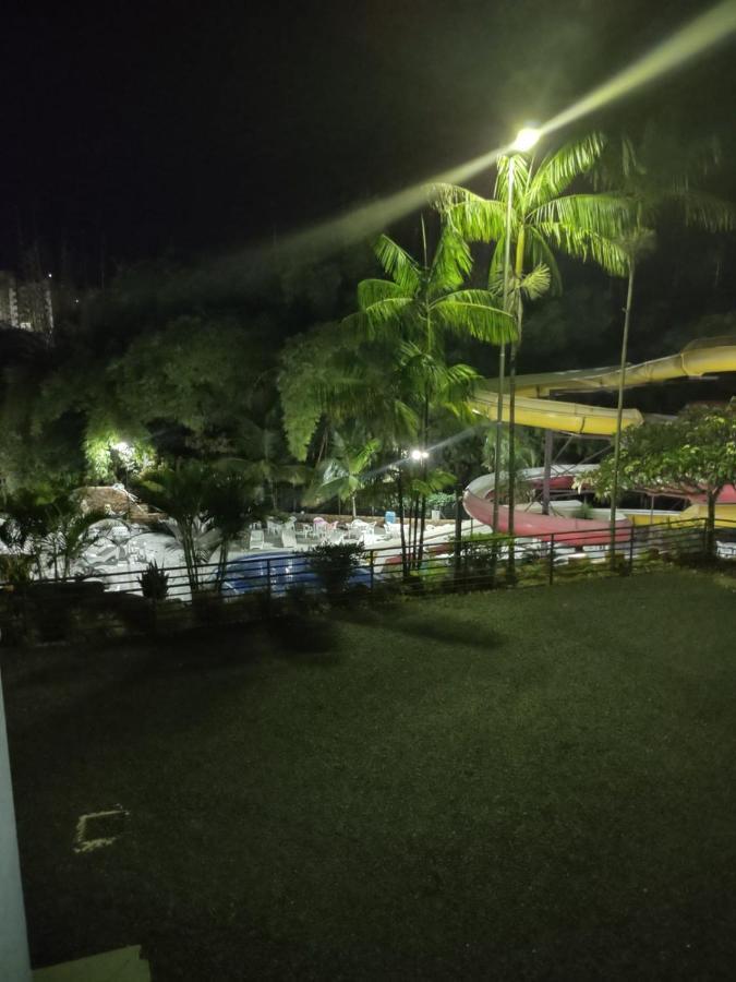 Golden Dolphin Flat Apart-Hotel Luxo Vista Piscinas E Parque Aquatico Aparthotel Caldas Novas